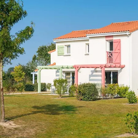 Vakantiehuis Holiday House W Pool Access Saint-Hilaire-de-Talmont