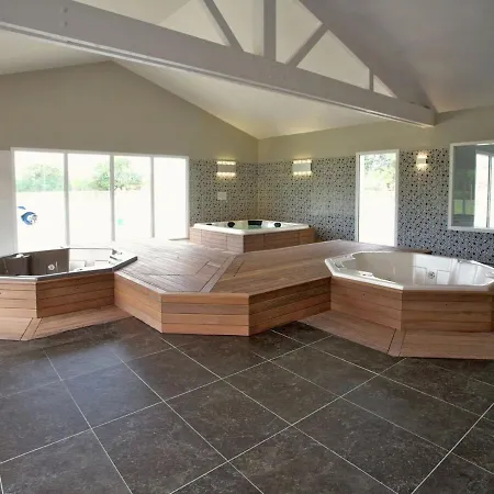 Holiday House W Pool Access Saint-Hilaire-de-Talmont